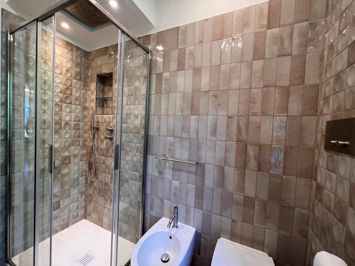 Val Di Sole 19-Iii Piano- Vista Mare- Vista Collina-Wifi 100Mg-Aria Condizionata In Tutte Le Stanze -L'Appartamento E' Stato Completamente Rinnovato Nel 2023 راباللو المظهر الخارجي الصورة