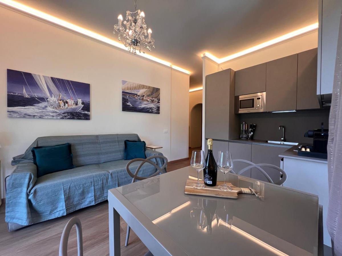 Val Di Sole 19-Iii Piano- Vista Mare- Vista Collina-Wifi 100Mg-Aria Condizionata In Tutte Le Stanze -L'Appartamento E' Stato Completamente Rinnovato Nel 2023 راباللو المظهر الخارجي الصورة